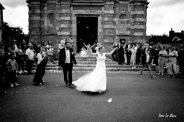 Eglise mariage noir et blanc justine et Jérémy