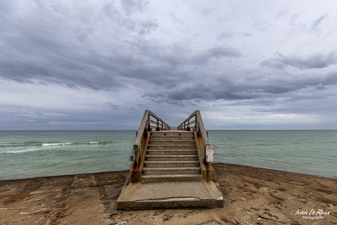Jetée de Vierville-sur-mer dans le Calvados (14) - une invitation à avancer vers l’inconnu... Photographe Ivan Le Roux